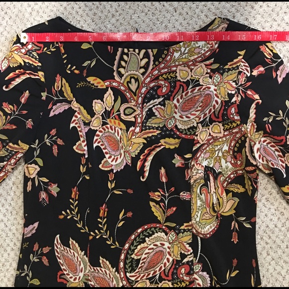 The Perfect Dress Floral dress w/ pleated hemline. - Picture 3 of 5